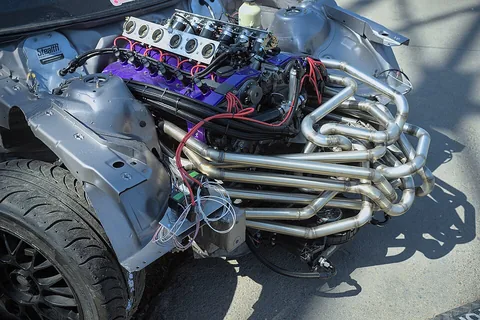 Mercedes V12 motor için egzoz manifoldu